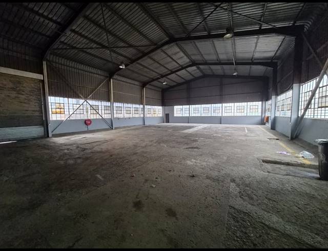 650M² WAREHOUSE TO LET IN WADEVILLE